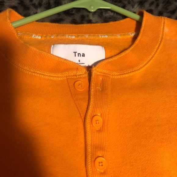 aritzia button down - Picture 2 of 3